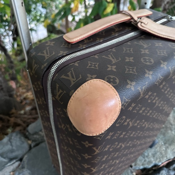 Louis Vuitton M23203
Horizon 55 - Picture 12 of 17